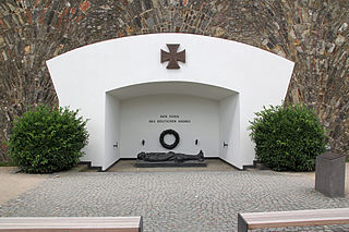 Koblenz_im_Buga-Jahr_2011_-_Ehrenmal_des_Deutschen_Heeres_01.jpg