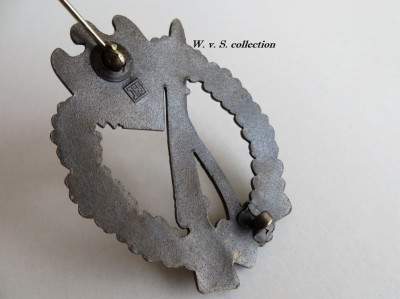 Infanterie Sturmabzeichen bronze hersteller JFS (8) (Custom).JPG