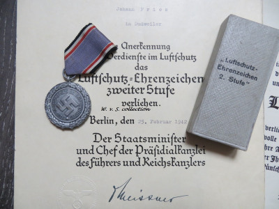 Urkunde Luftschutz-ehrenzeichen 2. stufe (3).JPG