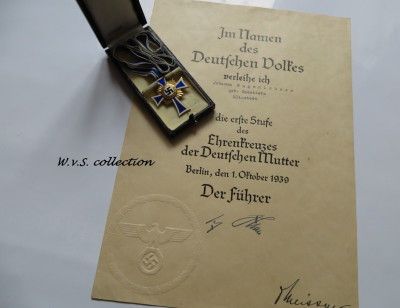 Mutterkreuz 1 stufe mit urkunde (1).JPG