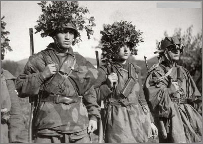rare-ww2-second-world-war-pictures-images-photos-rare-unseen-amazing-pictures-history-soldiers-of-the-italain-SS-division.jpg