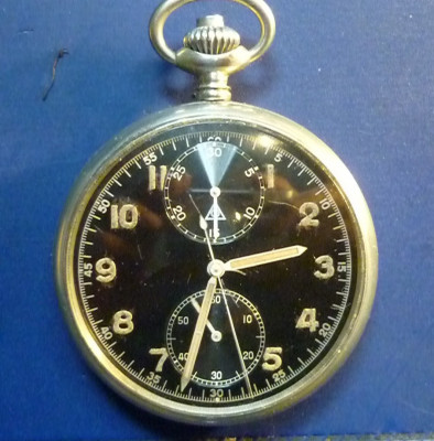 Een Alpina Bark Kriegsmarine Artillerie Uhr met Stopwatch , minuten- en seconde-functie