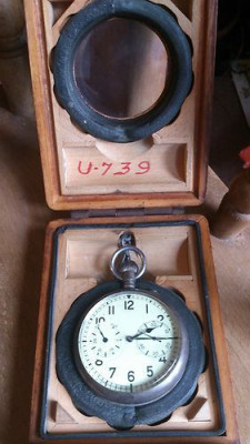 Nog een scheepschrono,maar dan voor een U-Boot met beschermkist uurwerk is ook van Lange &amp; Söhne.