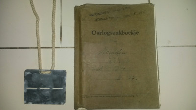 Oorlogsboekje en Naamplaatje