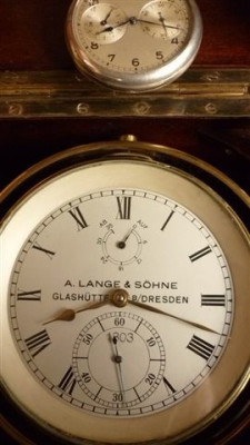 Detail wijzerplaat (zie werknummer in de kleine wijzerplaat van de seconde boven ligt nog een B-Uhr ook van Lange &amp; Söhne