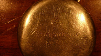 Junghans KM Artillerie achterzijde