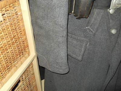 631683d1390132512t-did-al-german-mantels-have-french-cuffs-mantel-flak-006.jpg