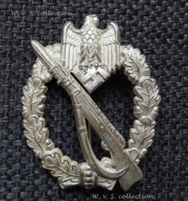 Infanterie sturmabzeichen in bronze und silber hersteller JFS (2).JPG