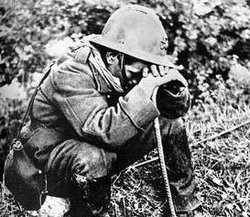 world_war_two_french_soldier_weeping_1940.jpg