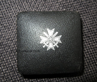 Kriegsverdienstkreuz 1e klasse mit schwerter hersteller L 15 (5) (Medium).JPG
