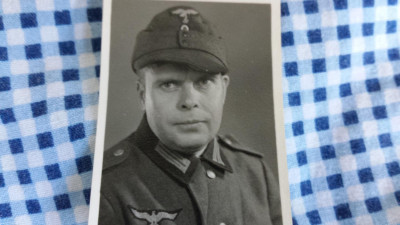 Heer uniform en luftwaffe M43 pet