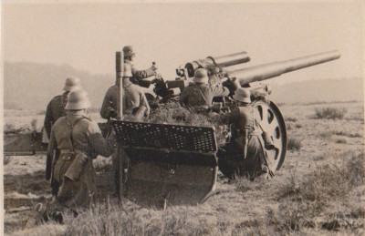 022 - 15cm sFH 18 Howitzer.jpg