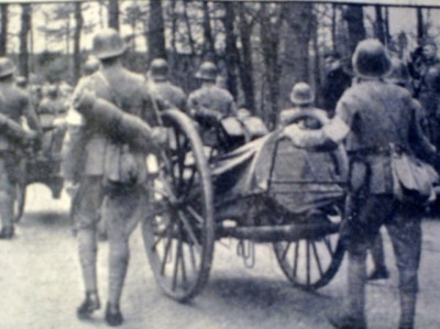 IMG_NL groep met kar.jpg