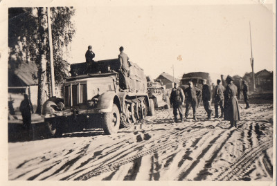 91 -  SdKfz 9 FAMO met een  SdAnh 116 aanhanger met een vroege PzKfw IV erop..jpg