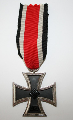 1. Eisernes Kreuz 2.Klasse 1939 - Front.JPG