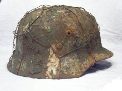 hongaarse camo helm.jpg