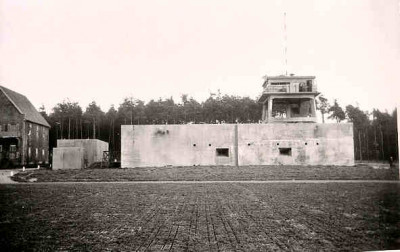 Gefechtstand en telefooncentrale op vliegveld Twente.