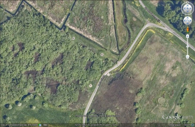 3.Google Earth beeld waarop duidelijk de drie fundaties bij Halfweg te zien zijn.