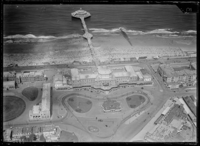 Eerste pier van Scheveningen in 1940.