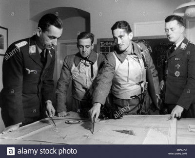 DDRevents-second-world-war-wwii-aerial-warfare-persons-pilots-of-a-german-BBNCK3.jpg