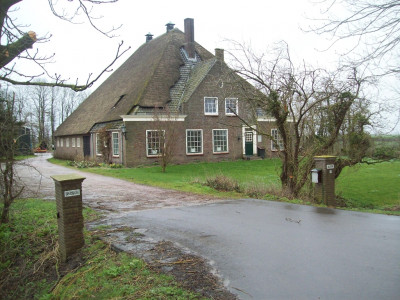 De in 1948 herbouwde boerderij Houtlust.