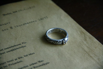 ss totenkopfring h.himmler 005.JPG