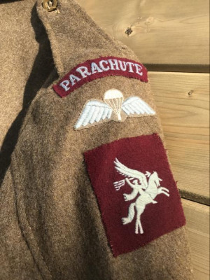 battledress rechtermouw label.jpg