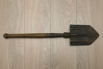 Klappspaten-lr2 (1).jpg