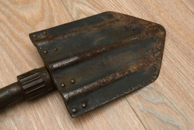 Klappspaten-lr4 (1).jpg