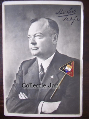 Foto Mussert met handtekening.