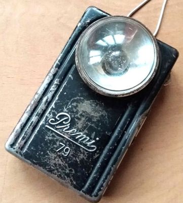 stara-nemecka-svitilna-baterka-premi-79-30-leta-218430571.jpeg