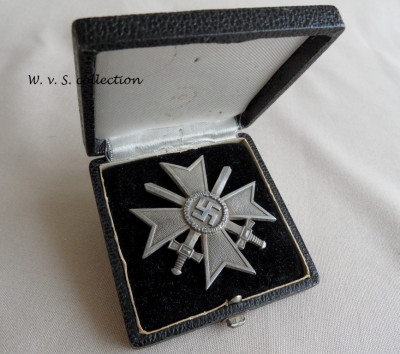Kriegsverdienstkreuz 1e klasse mit schwertern Hersteller 4 (2).JPG